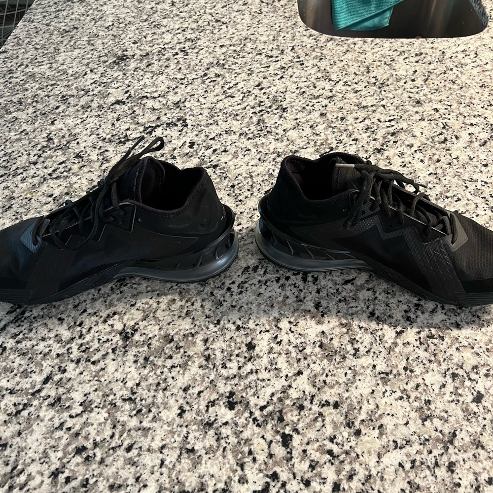 LeBron 18 Low Zero Dark 23 - Picture 2 of 7